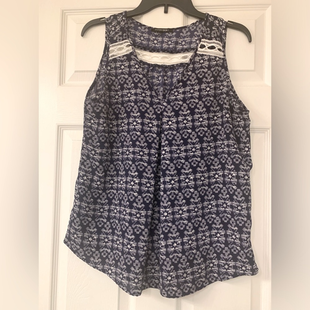 Lightweight tank top